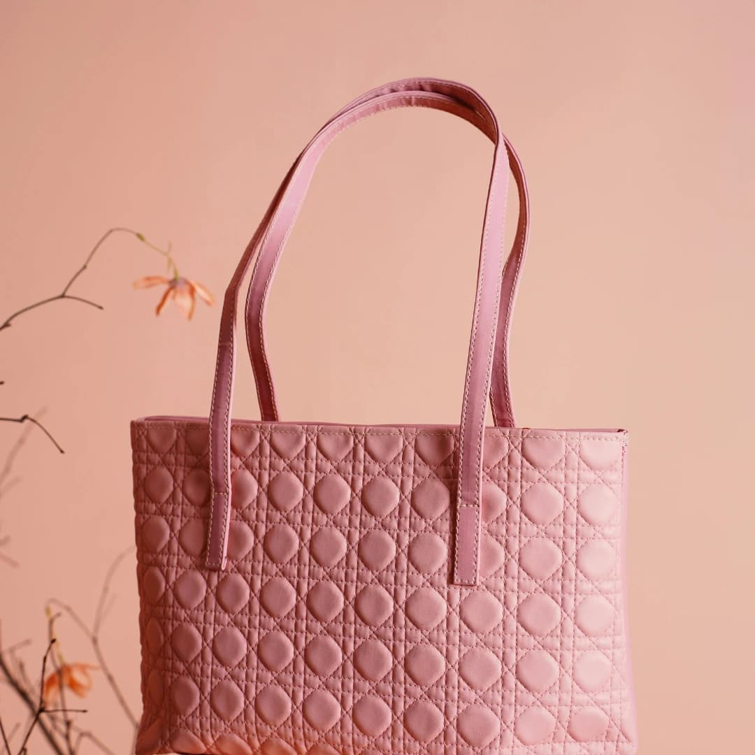 Looks Luxurious